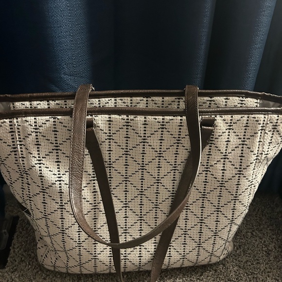 Thirty One - Picture 2 of 4